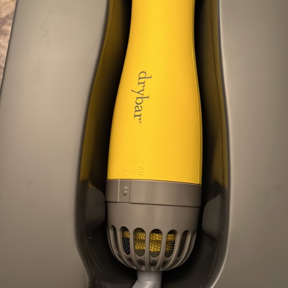 The Single Shot Round Blow-Dryer Brush main image 6